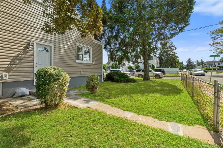 1686 Rosalind Avenue, Elmont, NY 11003 - Image #3