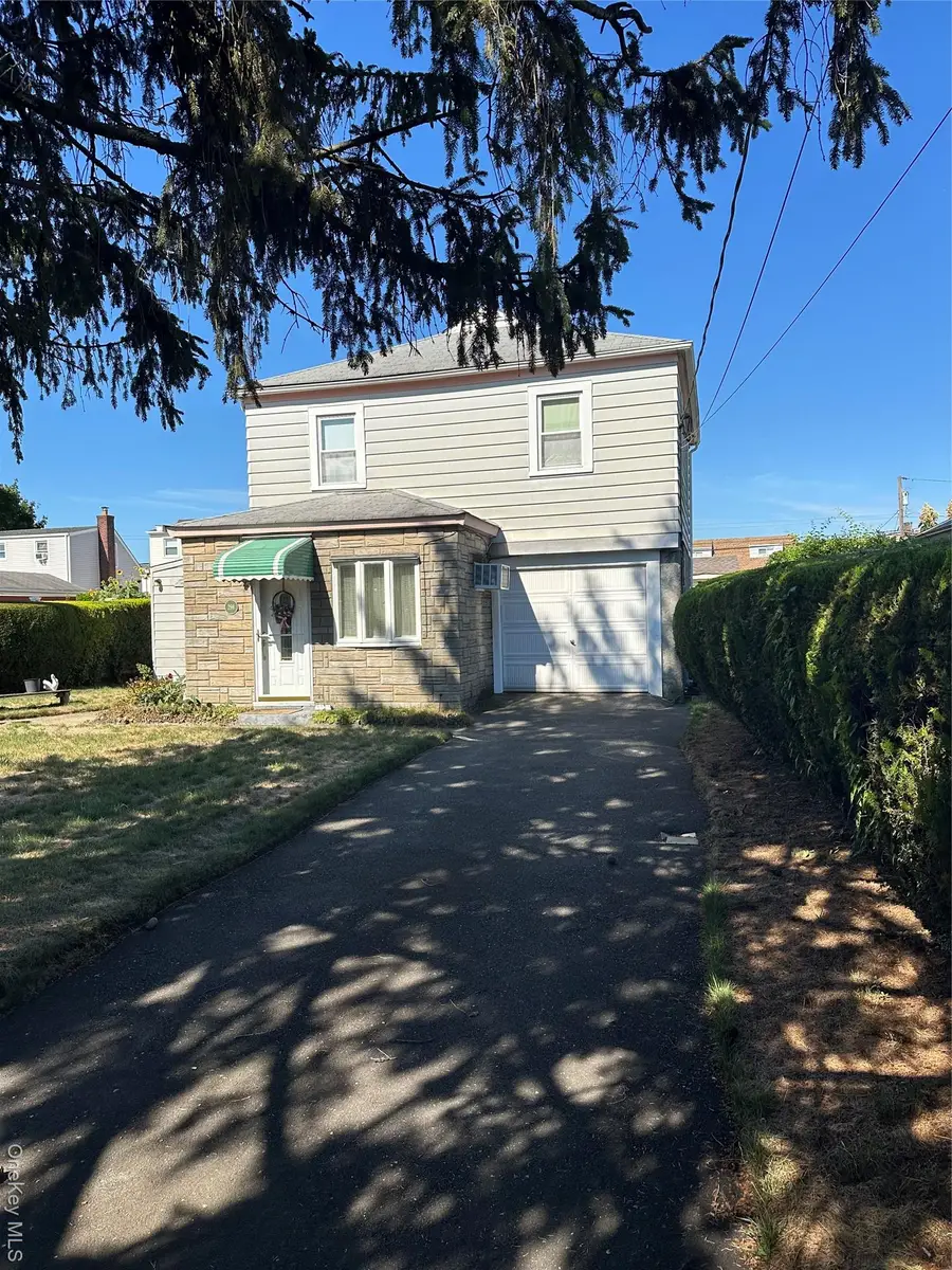 298 Doris Avenue, Franklin Square, NY 11010 - Image #2