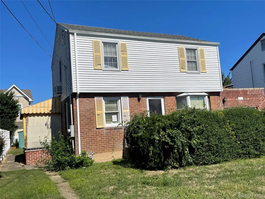 424 Andrews Road, Mineola, NY 11501 - Image #2