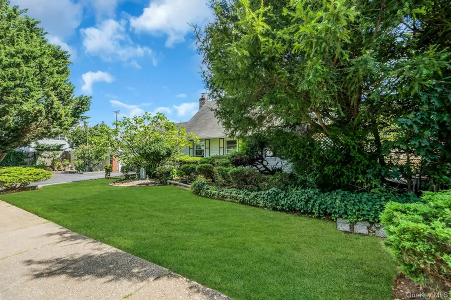 2 Chase Lane, Levittown, NY 11756 - Image #2