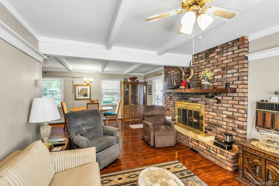 2 Chase Lane, Levittown, NY 11756 - Image #3