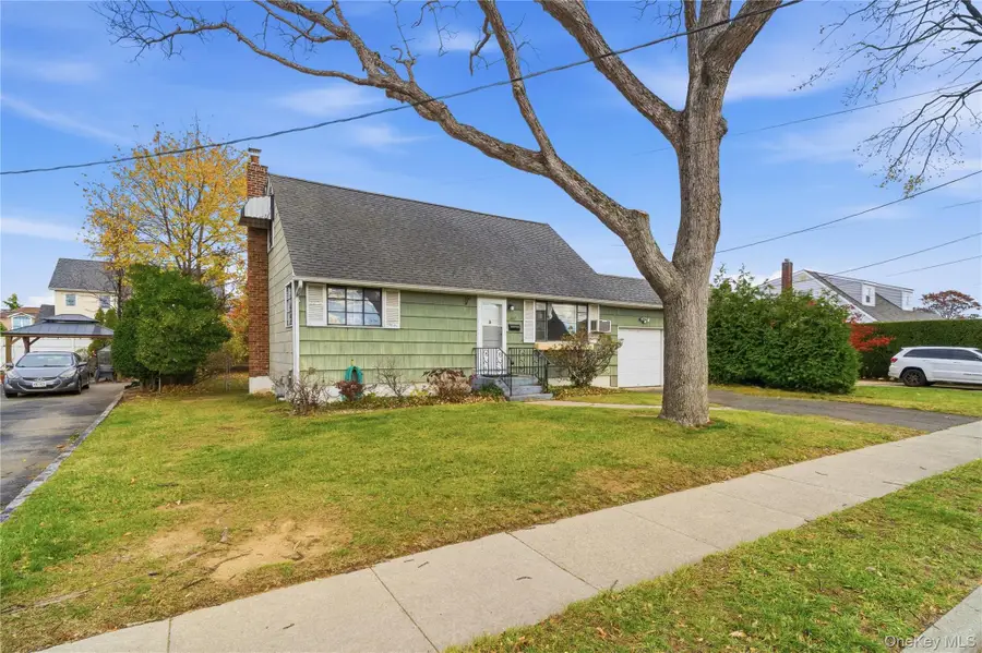 207 N Nassau Avenue, Massapequa, NY 11758 - Image #2