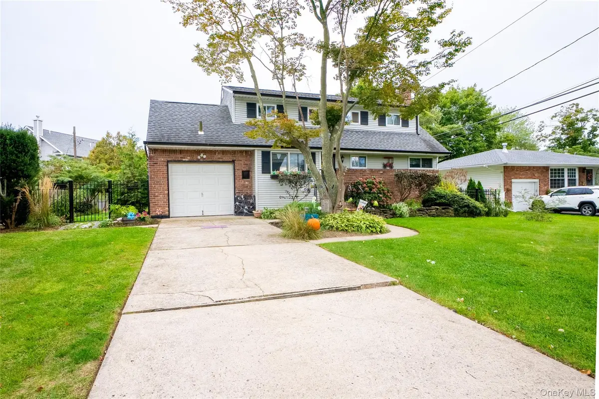 4 Andam Way, Saint James, NY 11780 - Image #1