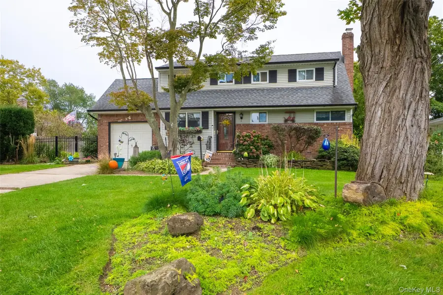 4 Andam Way, Saint James, NY 11780 - Image #2