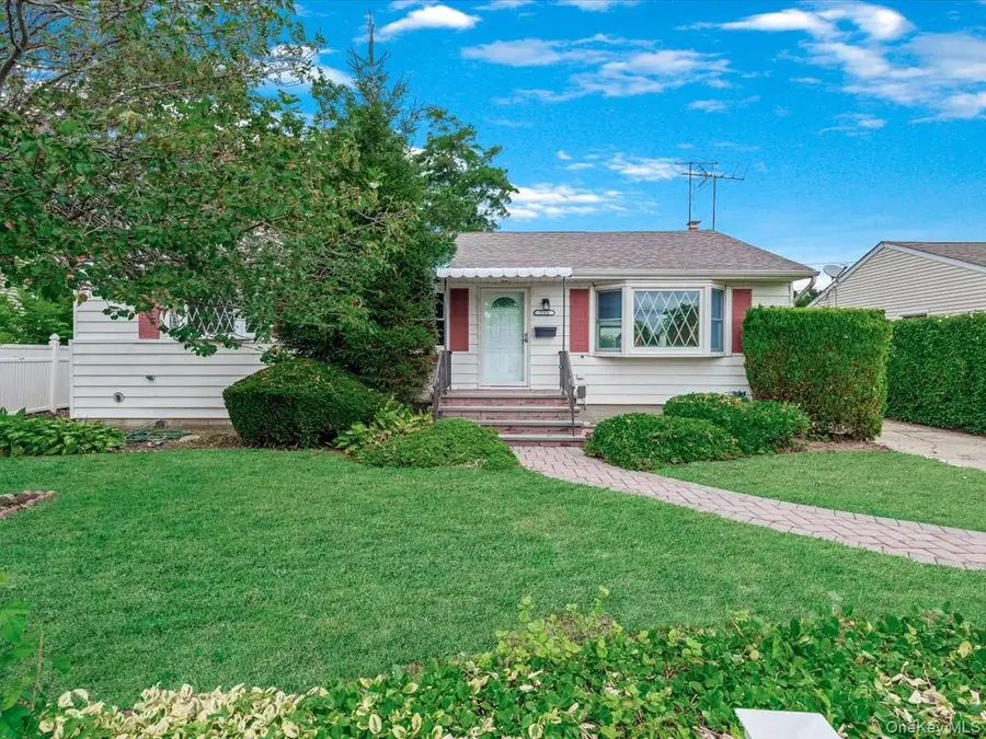 233 Lee Avenue, Hicksville, NY 11801 - Image #2