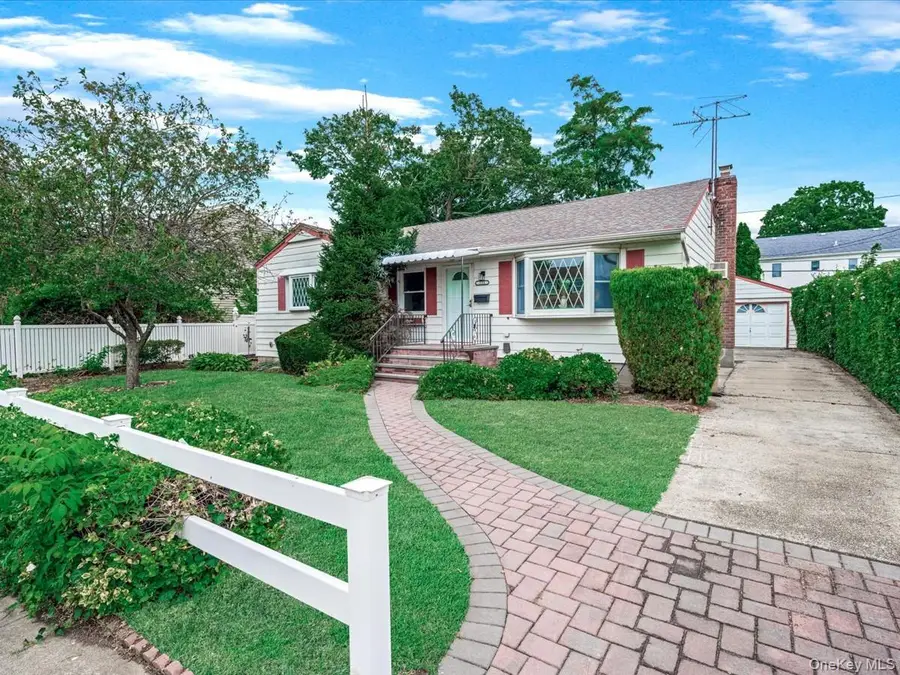 233 Lee Avenue, Hicksville, NY 11801 - Image #3