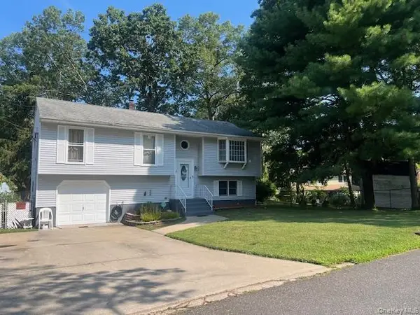 3 Wainscott Drive, Sound Beach, NY 11789