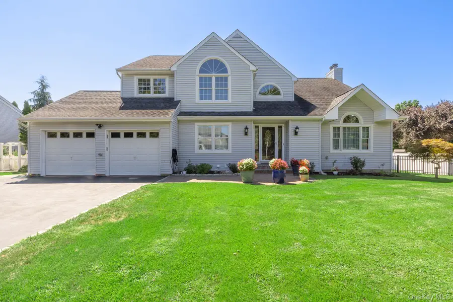 106 Glenrich Drive S, Saint James, NY 11780 - Image #2