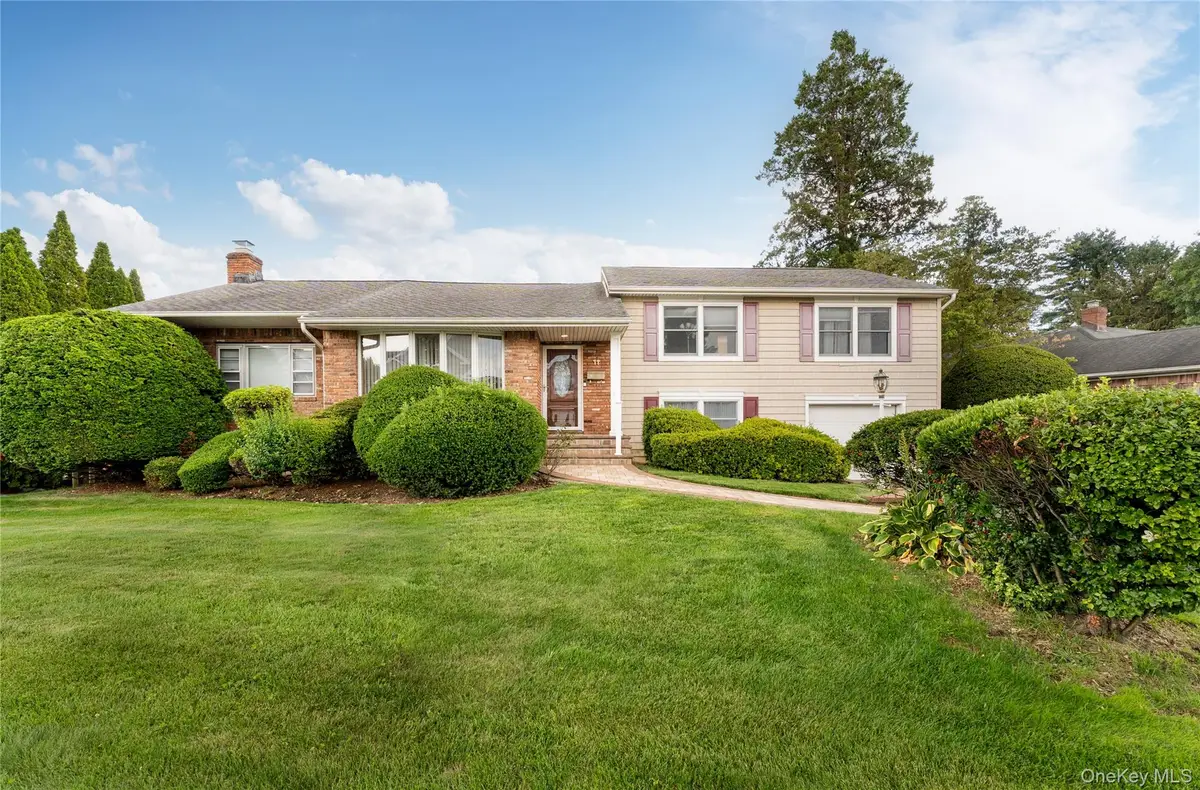 11 Eaton Road, Syosset, NY 11791 - Image #1