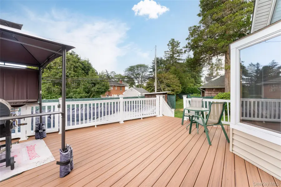 11 Eaton Road, Syosset, NY 11791 - Image #3