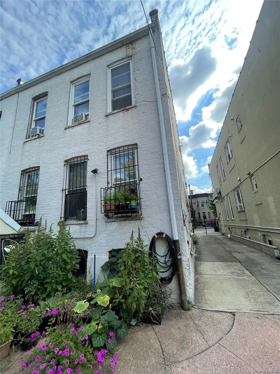 142 Forbell Street, Brooklyn, NY 11208 - Image #2