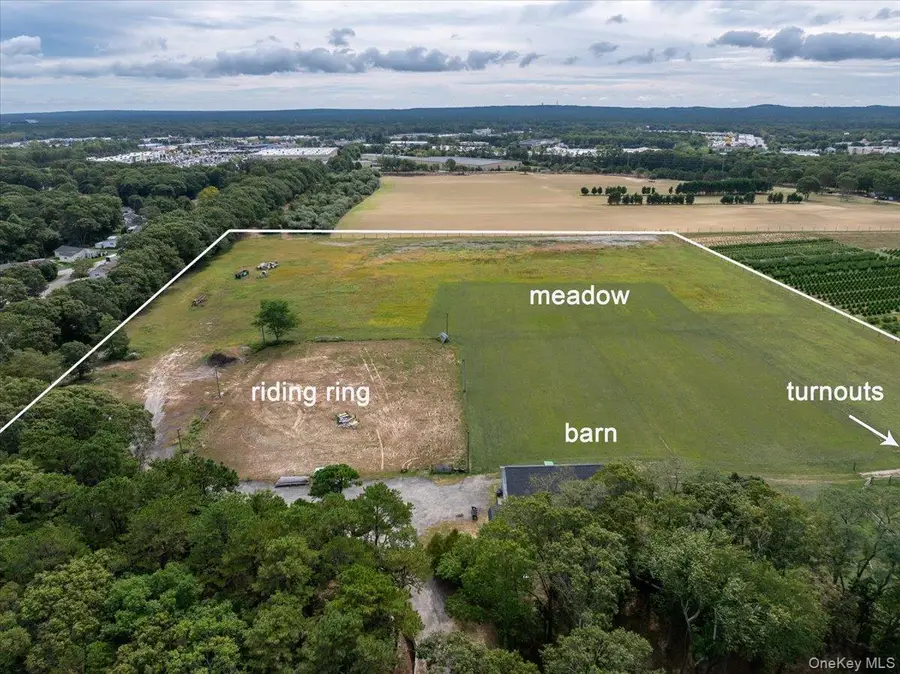 1535 Middle Road, Calverton, NY 11933 - Image #3