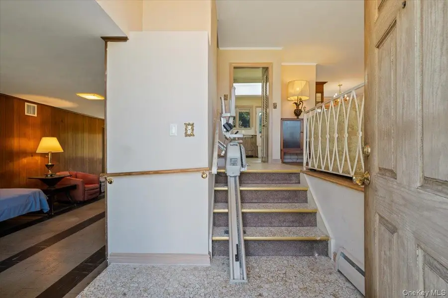 331 Woodbridge Lane, Jericho, NY 11753 - Image #3