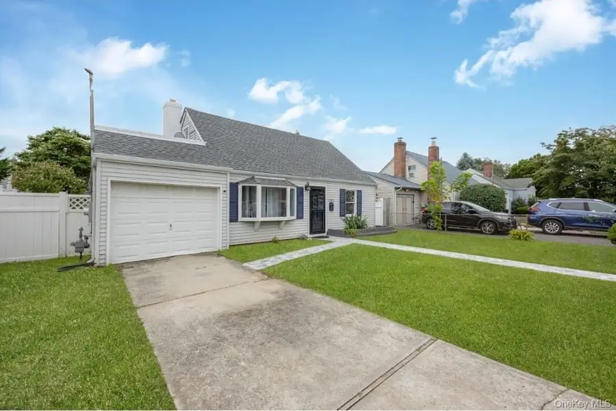 205 S 12th Street, Lindenhurst, NY 11757 - Image #2