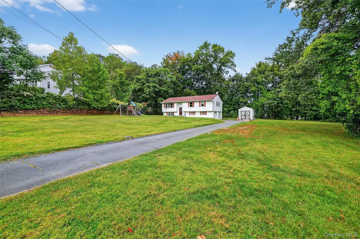 19 Birchwood Avenue, Nanuet, NY 10954 - Image #1