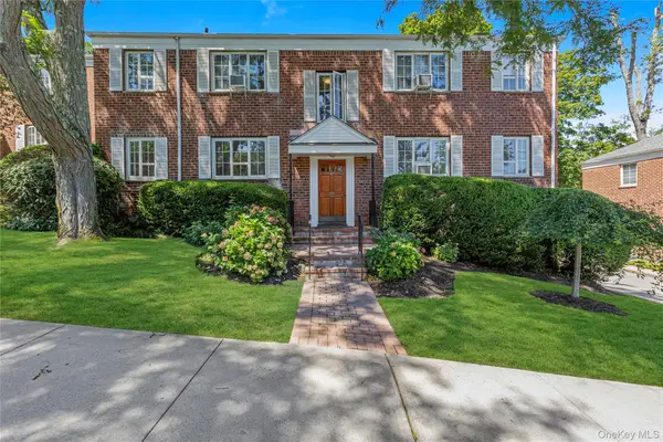 49 Nathan Hale Drive #11A, Huntington, NY 11743