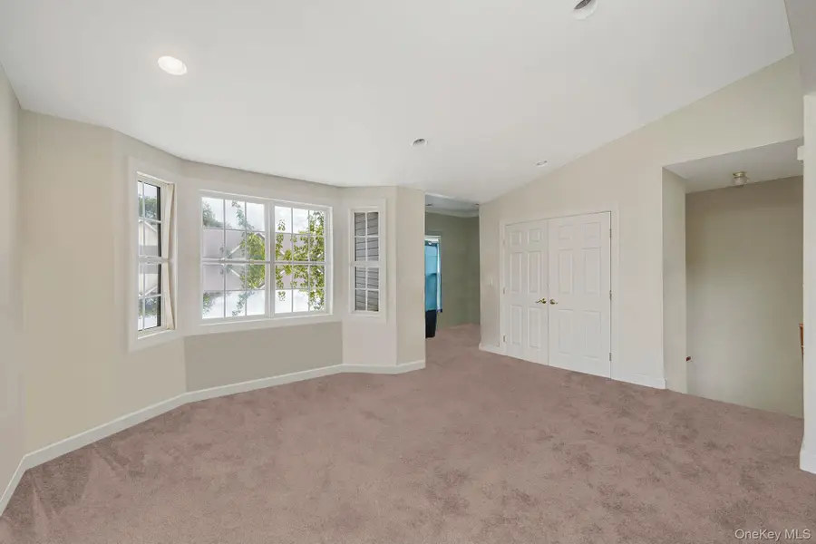 258 Medea Way, Central Islip, NY 11722 - Image #2