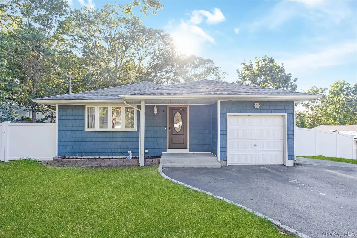 16 Hillside Road, Farmingville, NY 11738 - Image #1