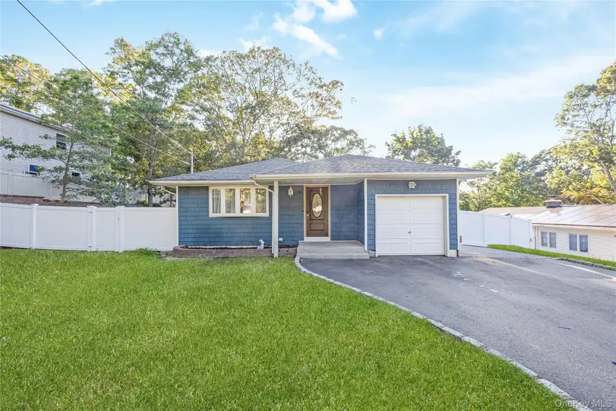 16 Hillside Road, Farmingville, NY 11738 - Image #2