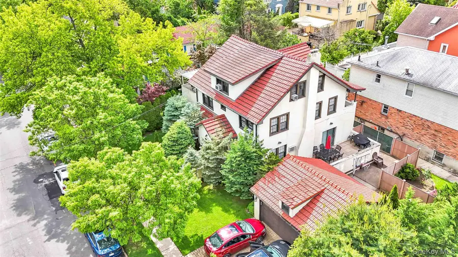 16008 12th Road, Beechhurst, NY 11357 - Image #3