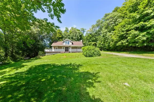 35 Honeymoon Lane, Lagrangeville, NY 12603