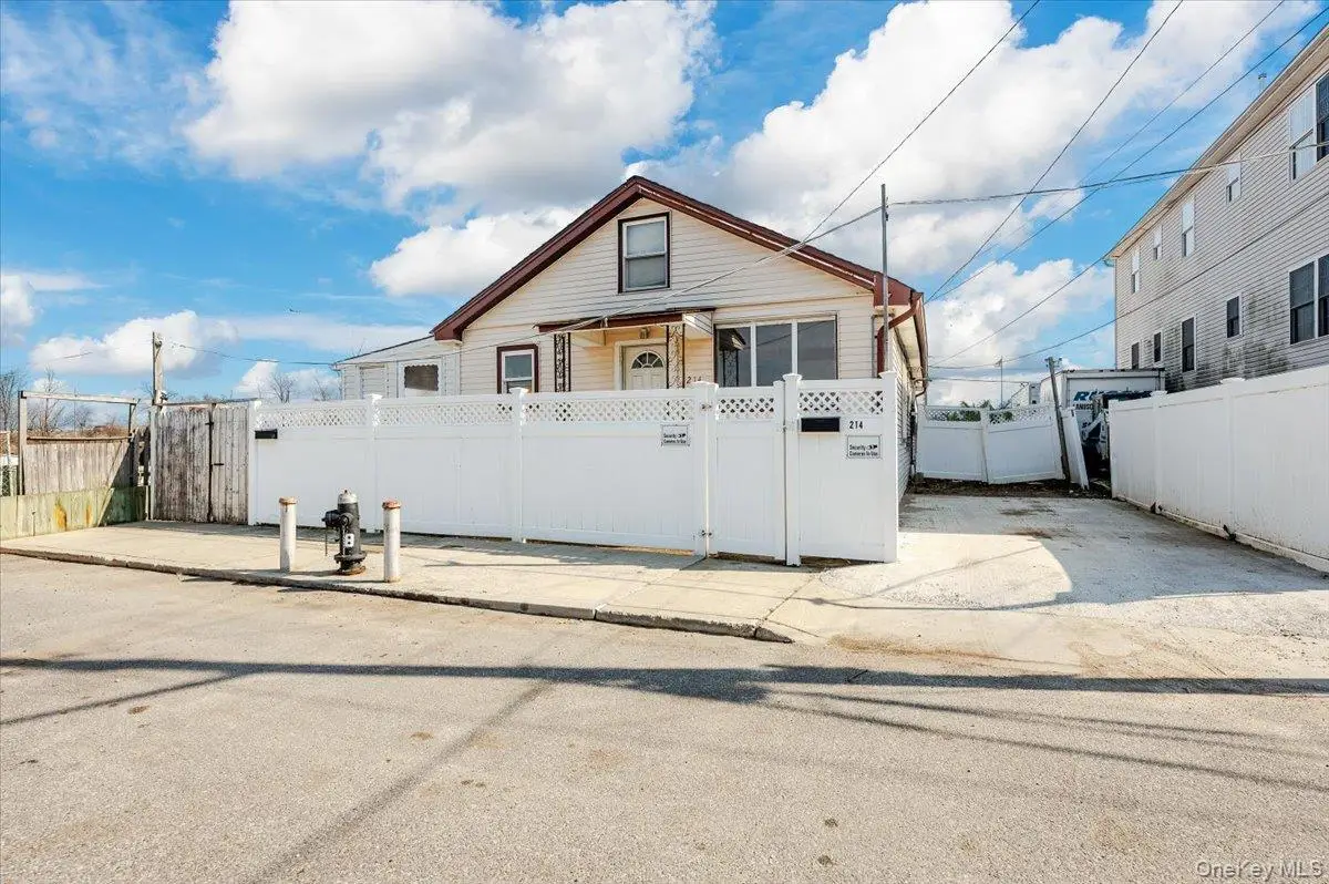 214 Beach 3rd Street, Far Rockaway, NY 11691 - Image #1