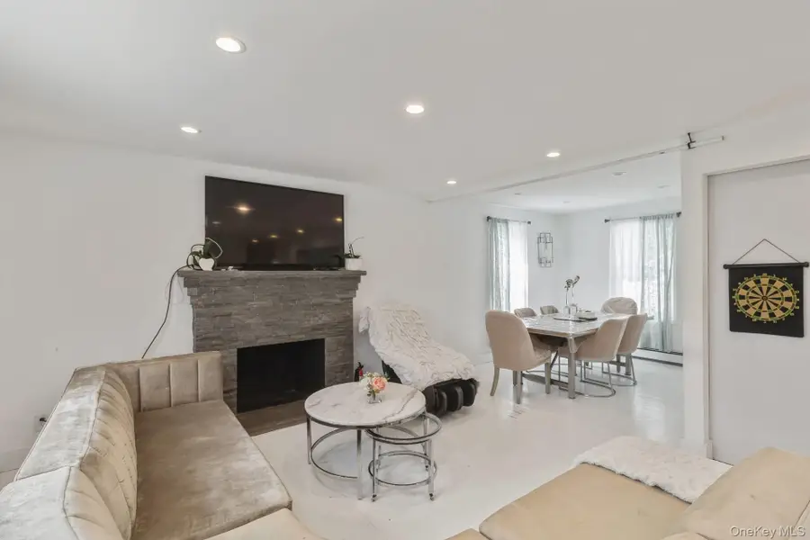 618 Corwin Street, Riverhead, NY 11901 - Image #3