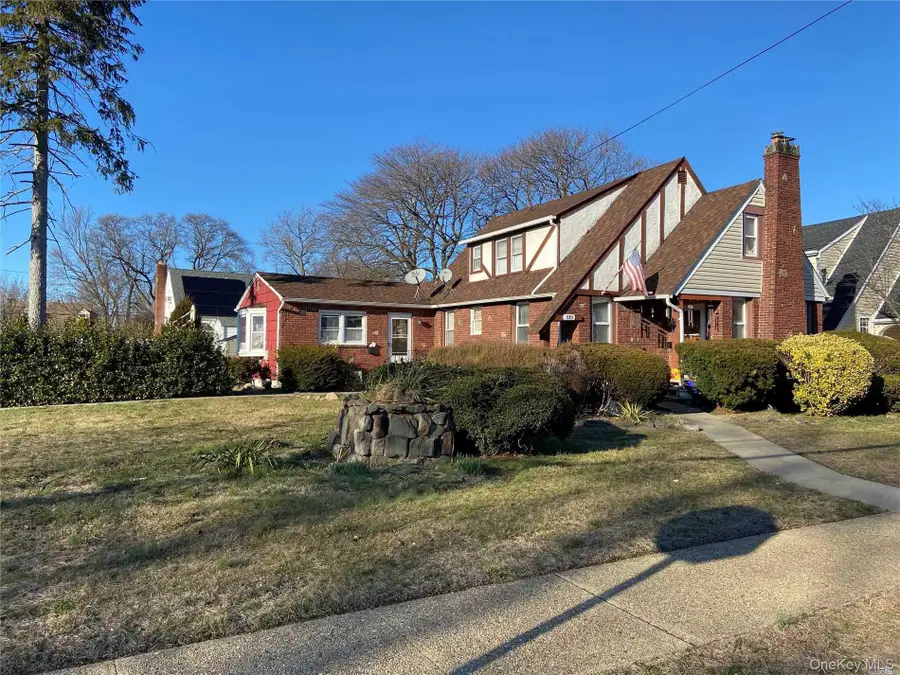 819 Edward Street, Baldwin, NY 11510 - Image #2