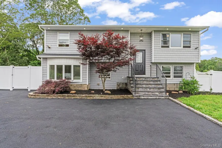 350 Holbrook Road, Centereach, NY 1779 - Image #2