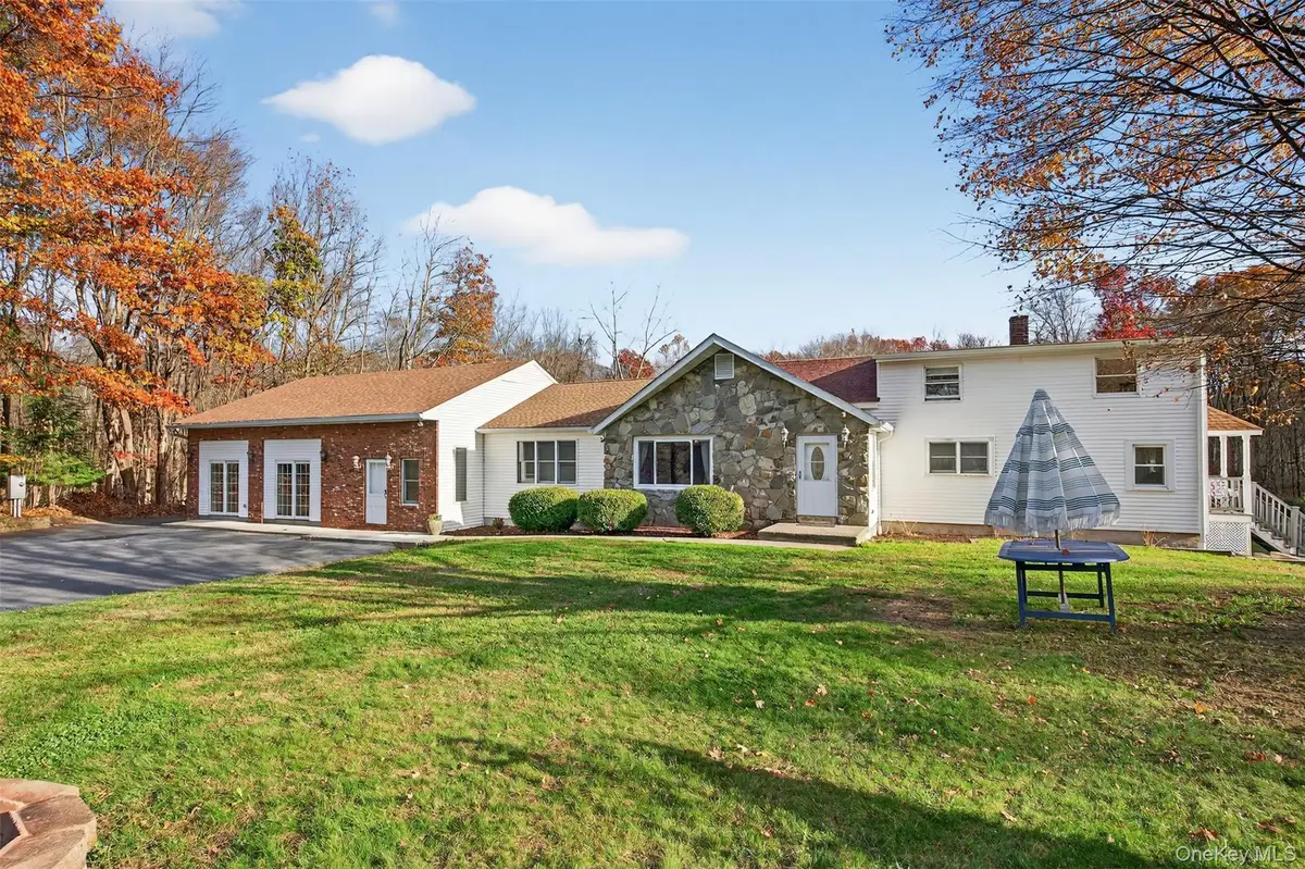 412 Ruskey Lane, Hyde Park, NY 12538 - Image #1