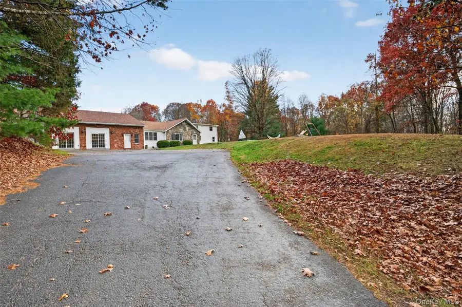 412 Ruskey Lane, Hyde Park, NY 12538 - Image #3