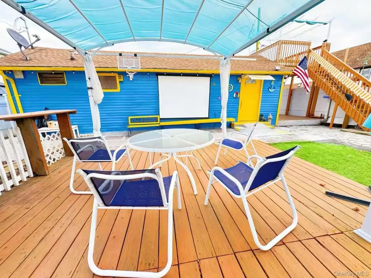 57 Pennyfield Cp Dr, Bronx, NY 10465 - Image #1