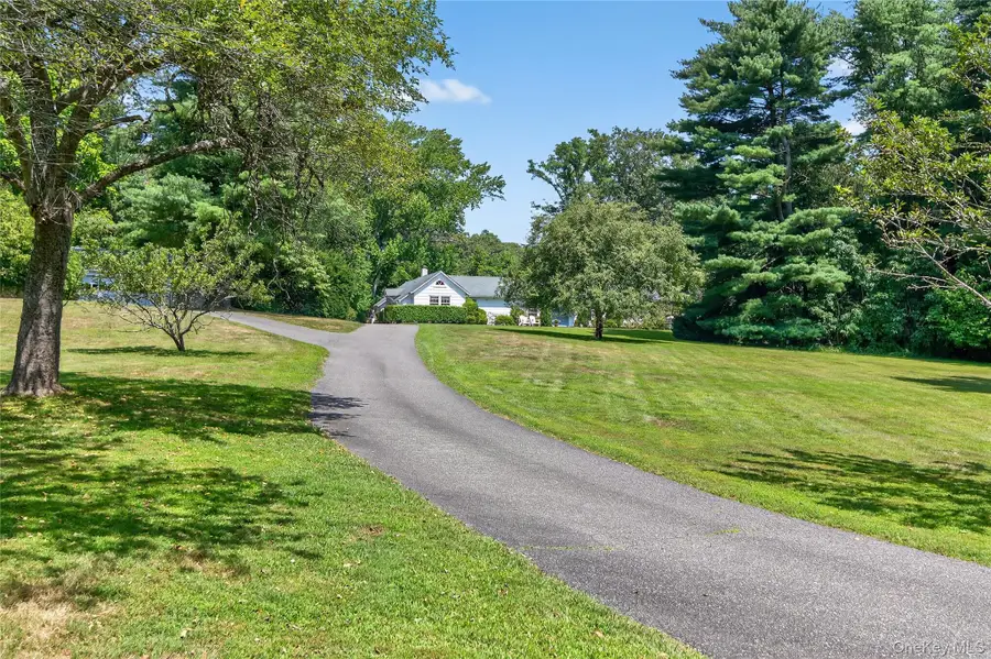 760 Chicken Valley Road, Locust Valley, NY 11560 - Image #3