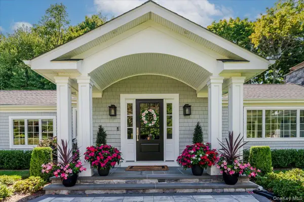 5 Fleetwood Drive, Huntington Bay, NY 11743