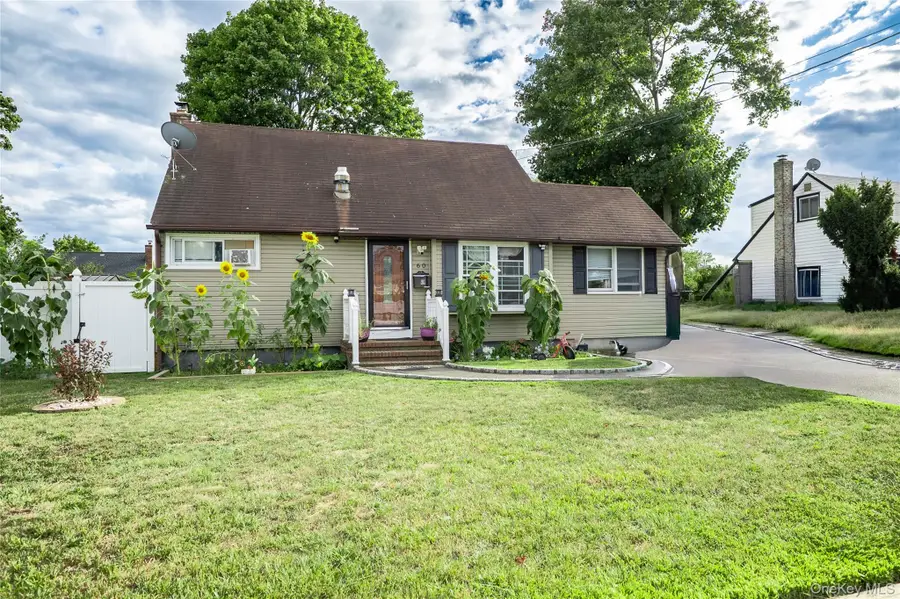 60 32nd Street, Copiague, NY 11726 - Image #2