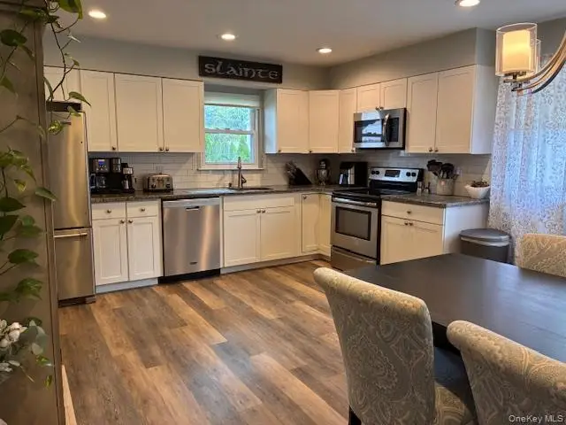 99 Forrest Avenue, Shirley, NY 11967 - Image #3