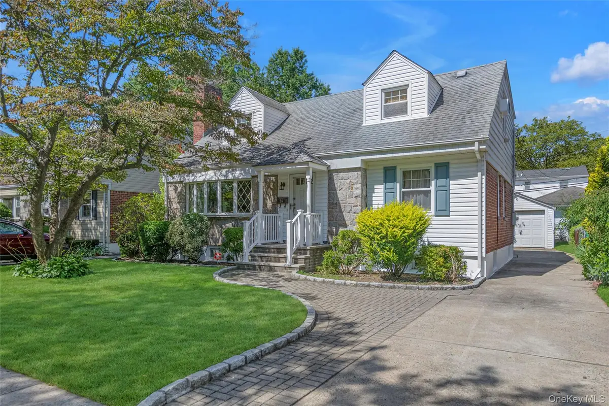 35 Kingston Street, New Hyde Park, NY 11040 - Image #1