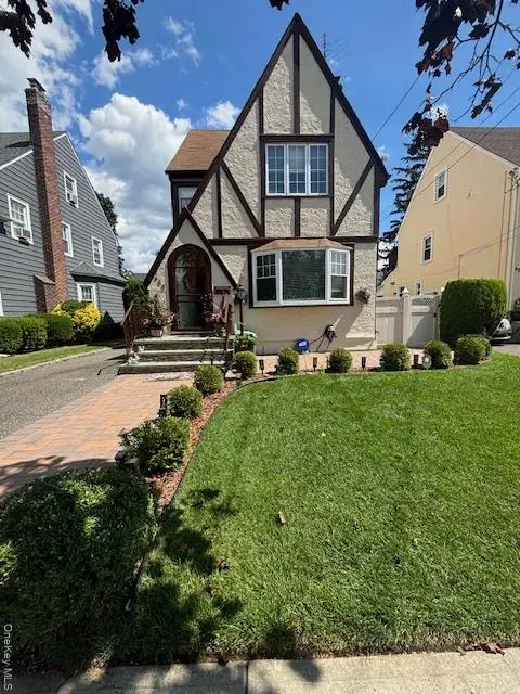 456 Macatee Place, Mineola, NY 11501 - Image #1