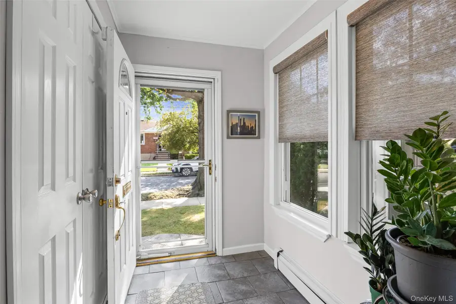 23 Nassau Road, Great Neck, NY 11021 - Image #2