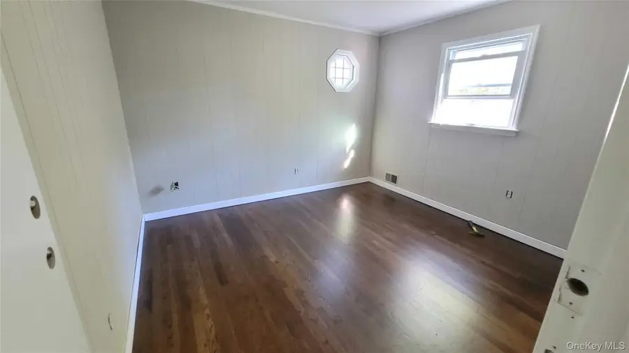 257 Fruitwood Lane, Central Islip, NY 11722 - Image #3