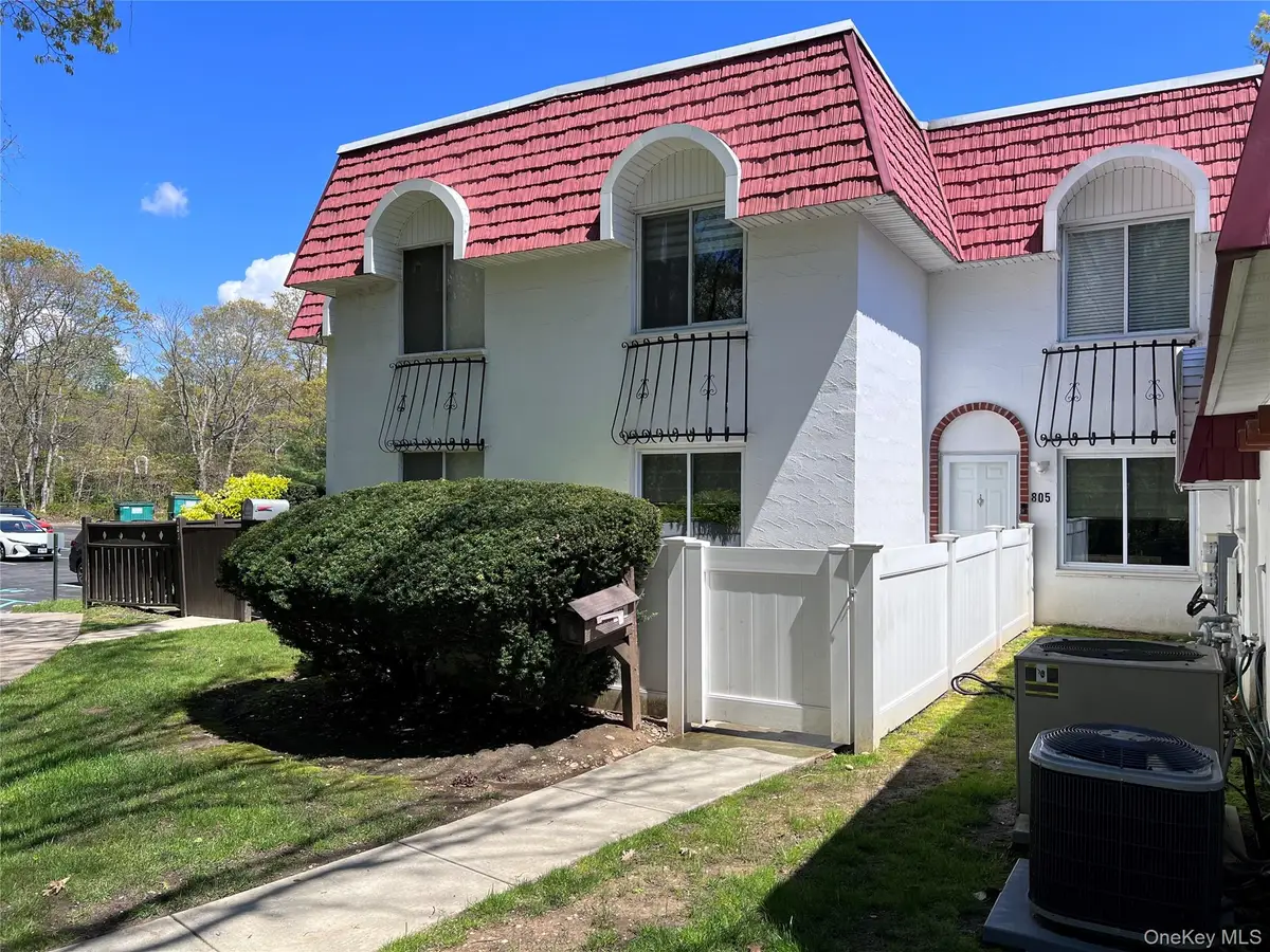 805 Blue Ridge Drive, Medford, NY 11763 - Image #1