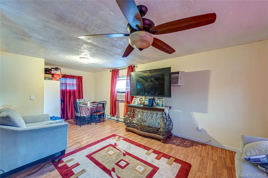 20 Lupidia Street, Amityville, NY 11701 - Image #2