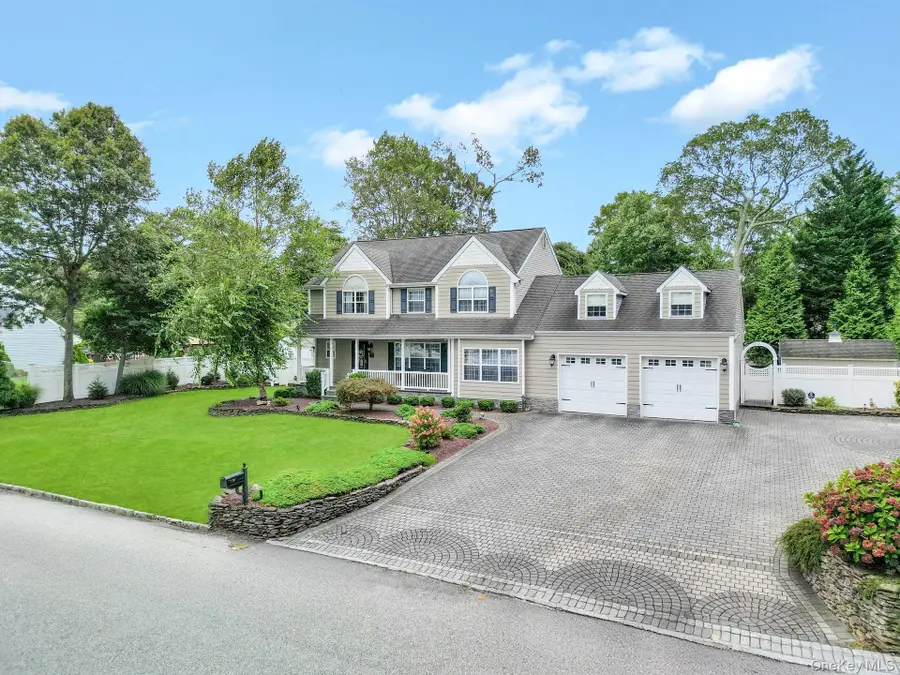 4 Vera Court, Centereach, NY 11720 - Image #3