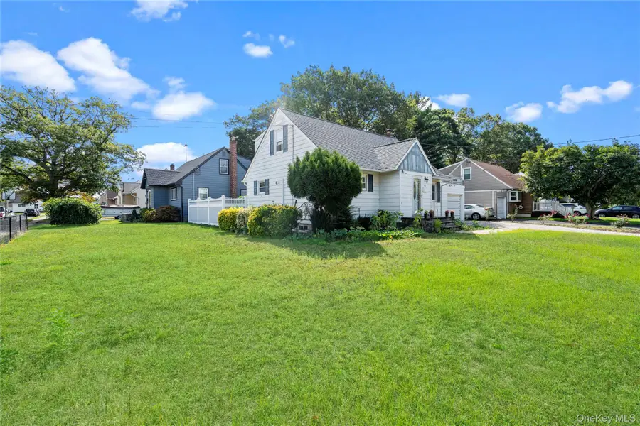 304 Unqua Road, Massapequa, NY 11758 - Image #3