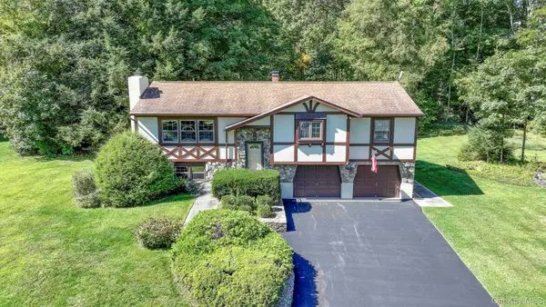 2 Myers Lane, Hyde Park, NY 12538