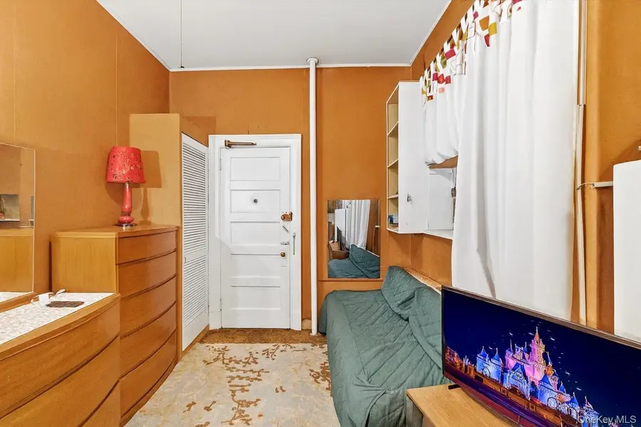 92 Hamilton Avenue #2A, Yonkers, NY 10705 - Image #2