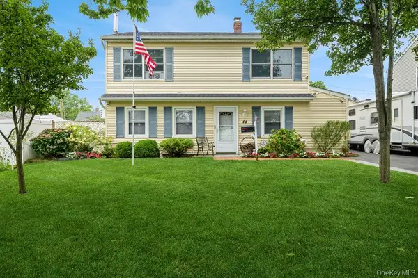 44 Rock Lane, Levittown, NY 11756