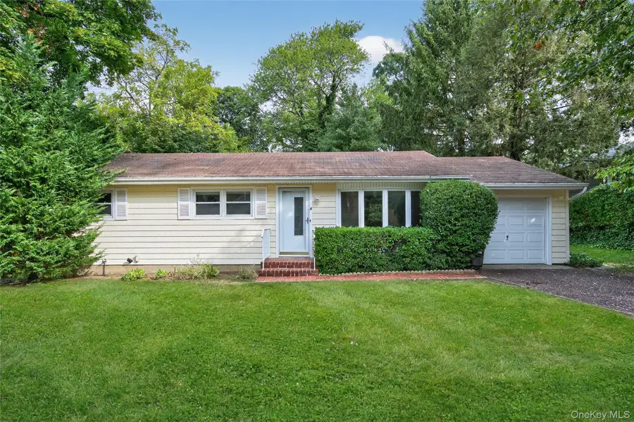 4 King Street, Glenwood Landing, NY 11547 - Image #2