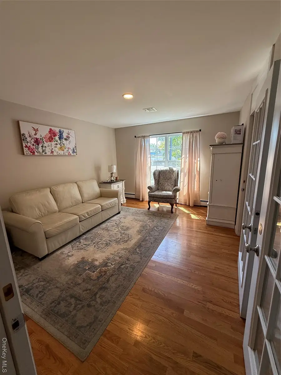 5 Evans Place, Bay Shore, NY 11706 - Image #3