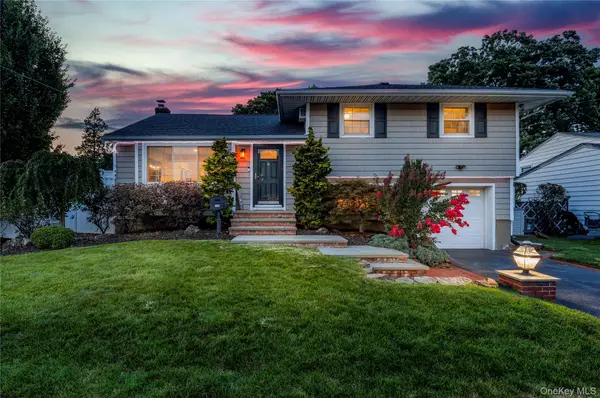 137 Willard Avenue, Farmingdale, NY 11735